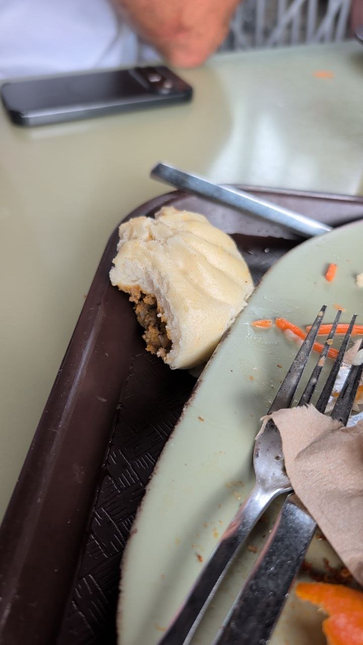 Hambúrguer em bolinho Bao, no Satu'li Canteen
